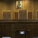 Θεσσαλονίκη: Άνδρας έκανε κεφαλοκλείδωμα στη σύζυγό του ενώ εκείνη κοιμόταν – “Δεν της επιτέθηκα, δυσκολεύεται να σηκωθεί” είπε στο Δικαστήριο