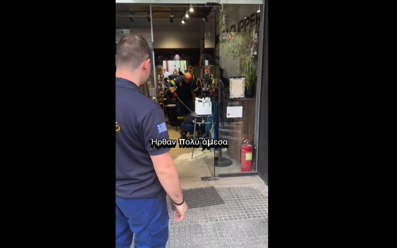 Μενεμένη: Πανικός σε μαγαζί που μπήκε μέσα φίδι – Πού έγινε, δείτε βίντεο