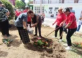 Δήμος Κορδελιού – Ευόσμου: Τα μέλη των ΚΑΠΗ υιοθέτησαν πάρκο και φύτεψαν 400 λουλούδια