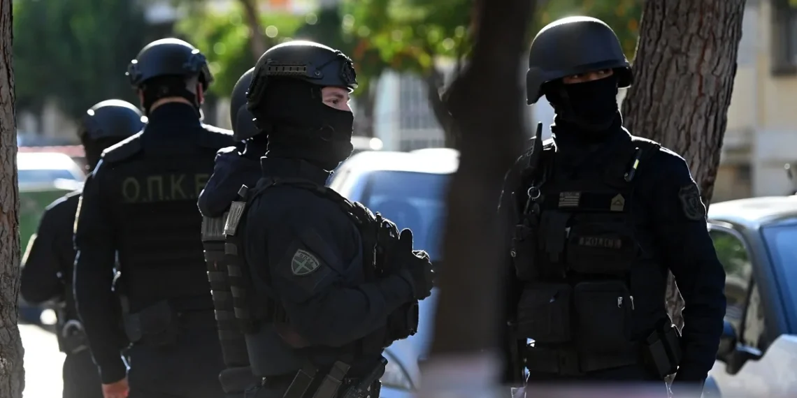 Θεσσαλονίκη: Μεγάλη αστυνομική επιχείρηση για σπείρες που διακινούσαν ναρκωτικά ακόμη και σε γήπεδα κατά τη διάρκεια αγώνων – 22 συλλήψεις