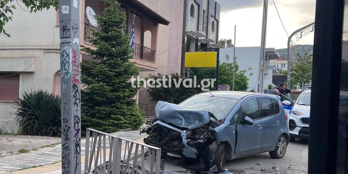 Πεύκα: Μία τραυματίας μετά από μετωπική σύγκρουση δύο αυτοκινήτων (φωτο)