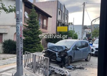 Πεύκα: Μία τραυματίας μετά από μετωπική σύγκρουση δύο αυτοκινήτων (φωτο)