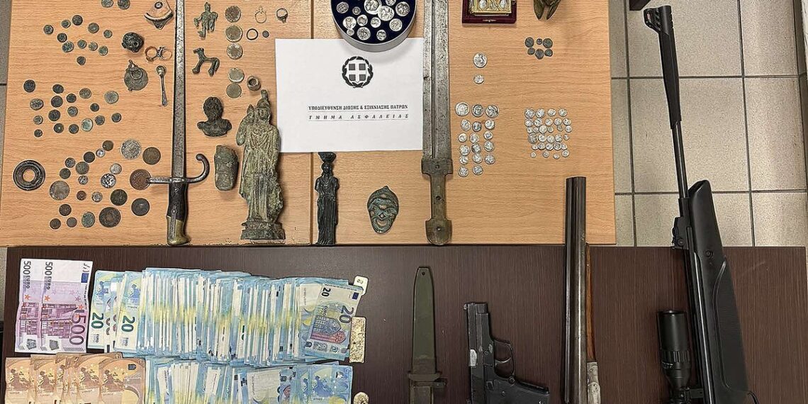 Θεσσαλονίκη: Ελεύθεροι με όρους οι 39 συλληφθέντες για τα κυκλώματα αρχαιοκαπηλίας- 50.000 ευρώ εγγύηση στους δύο “αρχηγούς”