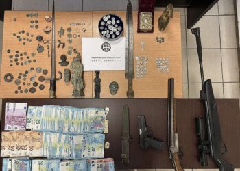 Θεσσαλονίκη: Ελεύθεροι με όρους οι 39 συλληφθέντες για τα κυκλώματα αρχαιοκαπηλίας- 50.000 ευρώ εγγύηση στους δύο “αρχηγούς”