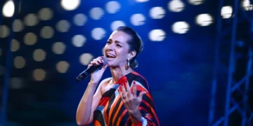 Η Νατάσσα Μποφίλιου έρχεται σήμερα στο Θέατρο Γης για μία μοναδική συναυλία