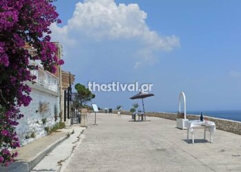 Χαλκιδική: Αγανακτισμένοι οι επιχειρηματίες στον Βράχο Αθύτου για τα τραπεζοκαθίσματα