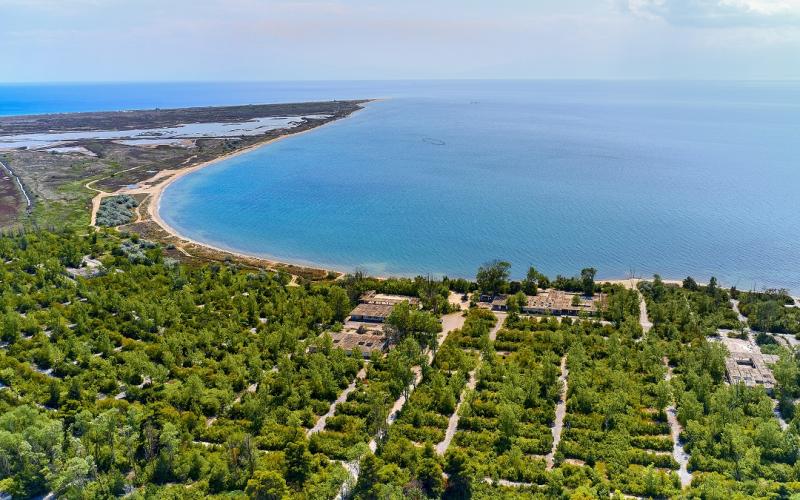 Ξέσπασε «πόλεμος» με beach bar στον Ποταμό – Διώχνουν ηλικιωμένους