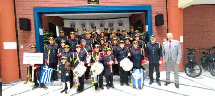 Η Φιλαρμονική στην περιφορά της Εικόνας του Ιερού Ναού Μεταμορφώσεως του Σωτήρος στο Κορδελιό