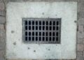 Εύοσμος: Υγειονομική βόμβα οι κατσαρίδες στα φρεάτια – έκκληση των κατοίκων για απεντομώσεις