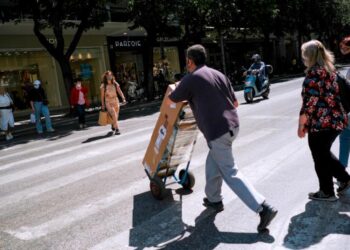 Θεσσαλονίκη: Κυριακή με καταστήματα ανοιχτά με 2 ωράρια – Ποιες ώρες