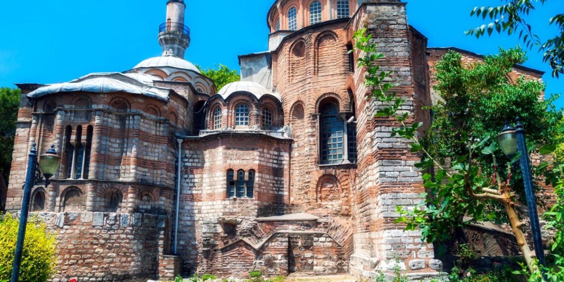 Θεσσαλονίκη: Ελεύθερος αφέθηκε ο ηγούμενος της παλιάς αδελφότητας της Ι.Μ. Εσφιγμένου που κατηγορήθηκε για ρίψη μολότοφ