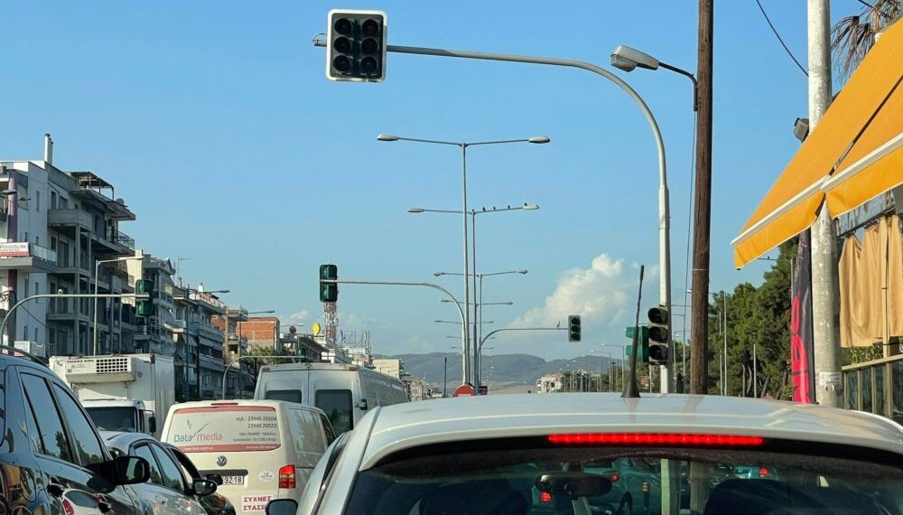 Αμπελόκηποι – Μενεμένη: Πάρκινγκ ούτε για «ζήτω» – Μεγάλο πρόβλημα το καθημερινό μποτιλιάρισμα