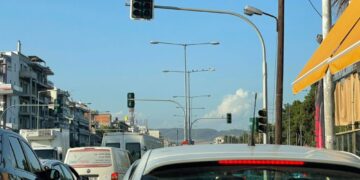 Αμπελόκηποι – Μενεμένη: Πάρκινγκ ούτε για «ζήτω» – Μεγάλο πρόβλημα το καθημερινό μποτιλιάρισμα