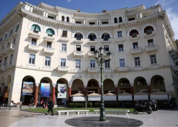 Πλατεία Αριστοτέλους: Η απόβαση των McDonalds, τα υψηλότατα ενοίκια και οι κινήσεις άλλων παικτών εστίασης