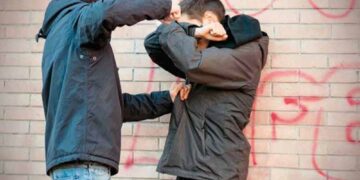 Δήμος Νεάπολης-Συκεών: 15χρονος και 13χρονος χτύπησαν 15χρονο και προσπάθησαν να του πάρουν το τσαντάκι