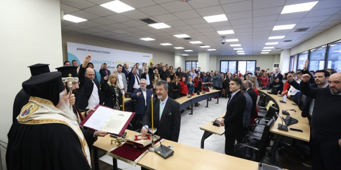 ΔΕΘ: “Σφοδρή” σύγκρουση Δανιηλίδη-Θ.Παπαδόπουλου – Πυροσβεστική παρέμβαση από Καϊτεζίδη