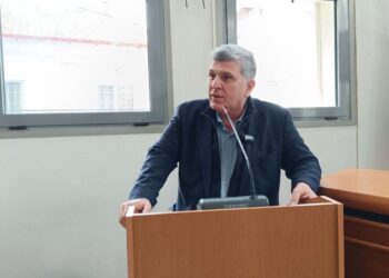 Ρωγμές στη διοίκηση Αλεξανδρίδη: Παραίτηση με αιχμές από τον Στέλιο Διακάκη – Κινδυνος να χαθεί η πλειοψηφία στο Δημοτικό Συμβούλιο