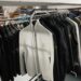 Θέρμη: Πουλούσαν ρούχα “μαϊμού” βάζοντας στάμπες γνωστών εταιρειών – Δύο συλλήψεις και βαρύ πρόστιμο