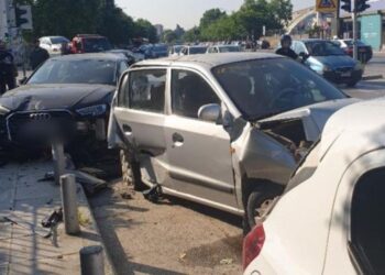 Εύοσμος: Τρελή πορεία ΙΧ – Πήρε «σβάρνα» τουλάχιστον 3 αυτοκίνητα