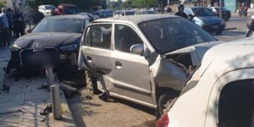 Εύοσμος: Τρελή πορεία ΙΧ – Πήρε «σβάρνα» τουλάχιστον 3 αυτοκίνητα