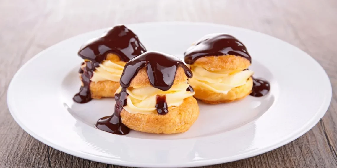 Θεσσαλονίκη: Ζαχαροπλαστείο στο κέντρο θα μοιράσει δωρεάν προφιτερόλ – Δείτε πότε