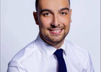 «Το Ωραιόκαστρο εξασφαλίζει 5,7 εκατ. ευρώ για το Κολυμβητήριο – ο Δήμος μας χάνει ευκαιρίες και έργα πνοής»