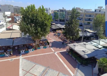 Δεκάδες καταγγελίες στο mystreet για την πλατεία Ευόσμου – Αιτήσεις για άδεια από τους καταστηματάρχες