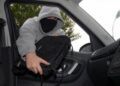 Αμπελόκηποι: Τον έπιασαν στα πράσα να κλέβει από ΙΧ