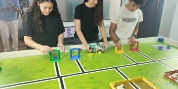 Θεσσαλονίκη: Μαθητές έδωσαν λύση στο πρόβλημα του… ΟΠΕΚΕΠΕ με τη βοήθεια ενός ρομπότ