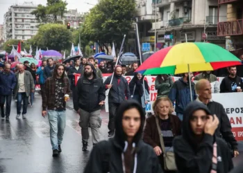 Θεσσαλονίκη: Ολοκληρώθηκαν οι συγκεντρώσεις εν μέσω βροχής