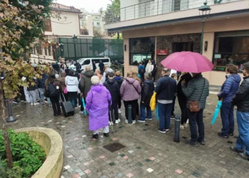 Ουρές έξω από το Τουρκικό προξενείο για την επέτειο θανάτου του Κεμάλ – Δείτε φωτογραφίες