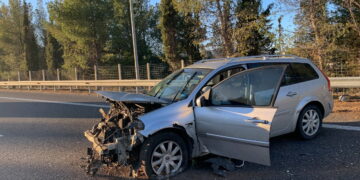 Δύο τραυματίες μετά από εκτροπή οχήματος κοντά στη Σίνδο – Μεταφέρθηκαν στο “Παπανικολάου”