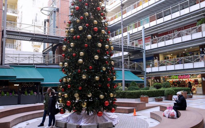 Το ωράριο των καταστημάτων για τα Χριστούγεννα – Ποιες Κυριακές ανοιχτά