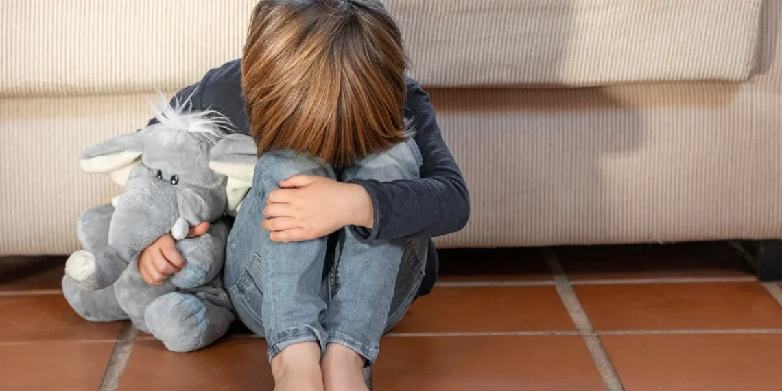 Θεσσαλονίκη: 55χρονη κατηγορείται ότι βίαζε τον γιο της οικιακής βοηθού της από όταν εκείνος ήταν εννιά ετών