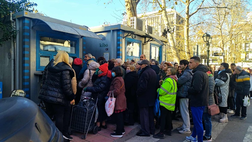 Ατέλειωτες ουρές για τα «έξυπνα» εισιτήρια των αστικών- πού υπάρχουν εκδοτήρια