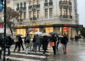 Θεσσαλονίκη: Από αύριο σε ισχύ το εορταστικό ωράριο των καταστημάτων