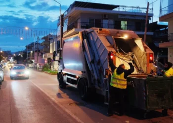 Περισσότερα νυχτερινά δρομολόγια για την αποκομιδή σκουπιδιών σε Εύοσμο και Κορδελιό – «Καθαρίζει πιο γρήγορα ο δήμος»