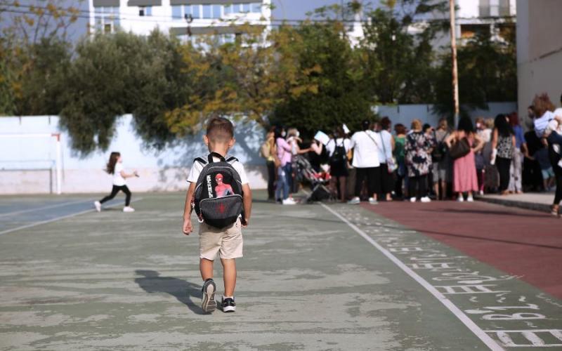 Θεσσαλονίκη: Συνέλαβαν 41χρονο πατέρα που μπούκαρε στο σχολείο του παιδιού του