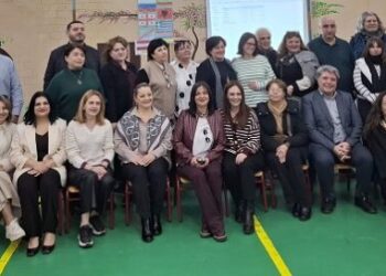 25 Ακαδημαϊκοί επισκέφτηκαν το 6ο Πειραματικό Διαπολιτισμικό ΔΣ Ελευθερίου Κορδελιού