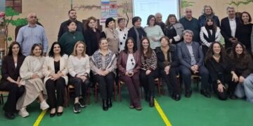 25 Ακαδημαϊκοί επισκέφτηκαν το 6ο Πειραματικό Διαπολιτισμικό ΔΣ Ελευθερίου Κορδελιού