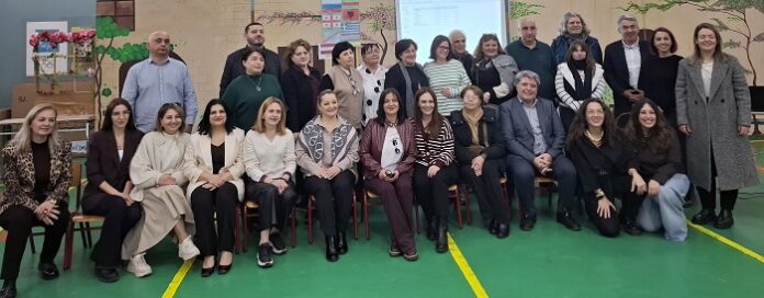25 Ακαδημαϊκοί επισκέφτηκαν το 6ο Πειραματικό Διαπολιτισμικό ΔΣ Ελευθερίου Κορδελιού