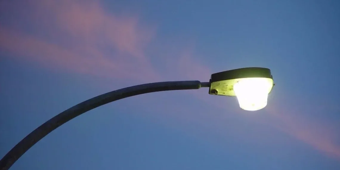 Ο δήμος Νεάπολης-Συκεών αλλάζει 8.665 λάμπες και ρίχνει στο μισό την κατανάλωση ρεύματος
