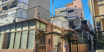 Εύοσμος: Δεν έδειξαν κάτι τα νύχια και το τηλέφωνο της 59χρονης που δολοφονήθηκε, πού στρέφονται οι έρευνες της ΕΛΑΣ