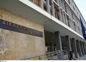 Θεσσαλονίκη: Στο Αυτόφωρο οι δύο που κατηγορούνται ότι ξέχασαν ανήλικη ΑμεΑ μέσα σε λεωφορείο για ένα δίωρο