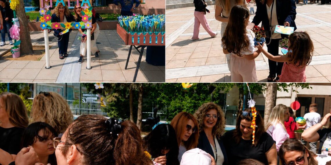 Mένια Καλού: Χρόνια πολλά σε όλες τις μητέρες.