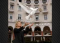 Επιβεβαίωσε η Καρυστιανού την ανακοίνωση κόμματος με AI βίντεο και ένα λευκό περιστέρι.