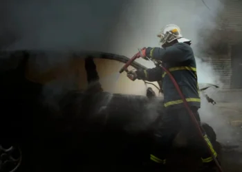 Συκιές: Φωτιά σε σταθμευμένο όχημα