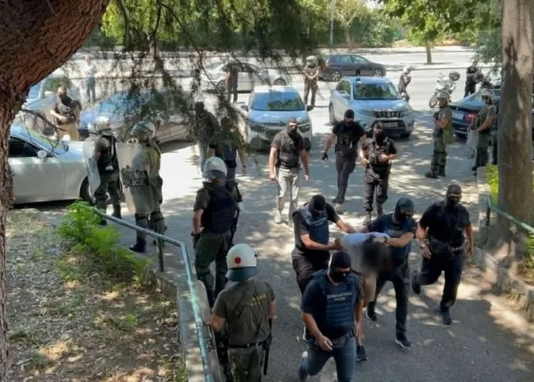 Θεσσαλονίκη: Για τρομοκρατική οργάνωση και ανθρωποκτονία με ενδεχόμενο δόλο κατηγορούνται οι συλληφθέντες για τη δολοφονία της Νέστορα