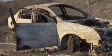 Το αυτοκίνητο του 76χρονου που ξεκίνησε τη φωτιά στη Θεσσαλονίκη