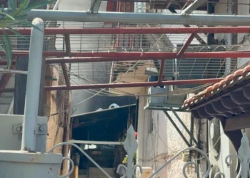 Τραγωδία στον Εύοσμο: Δεν μπορούσε να σβήσει τη φωτιά και εγκλωβίστηκε στο σπίτι του ο 86χρονος